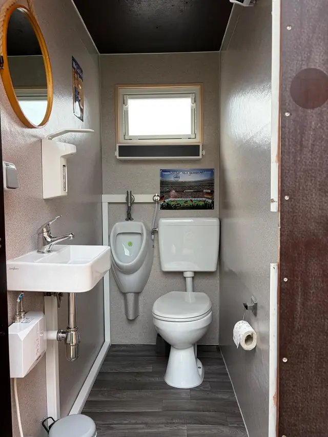 Toilettenwagen Kompakt – WC und Waschbecken